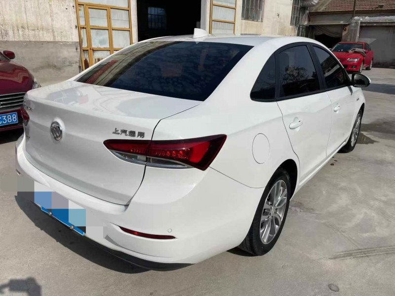 泰安18年别克英朗7