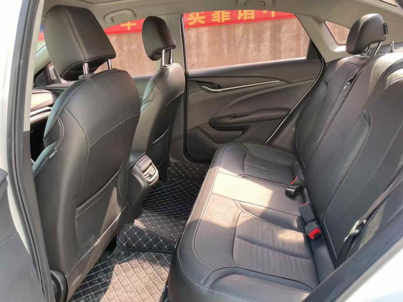 泰安18年别克英朗9