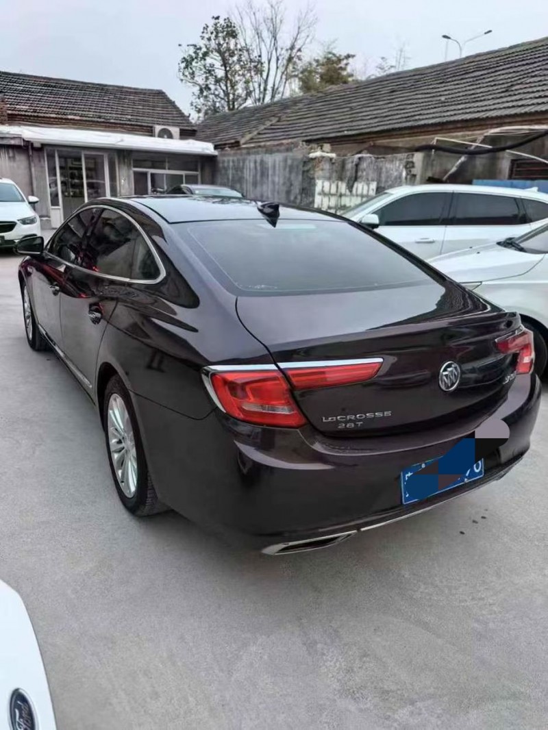 青岛19年别克君越6