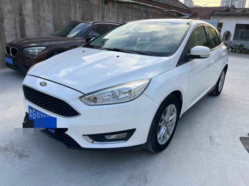 泰安17年福特福克斯2