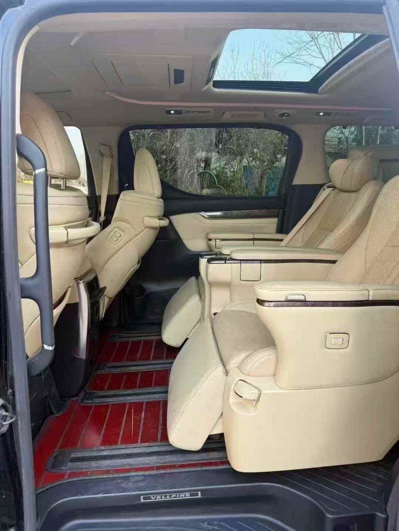 滨州24年丰田威尔法8