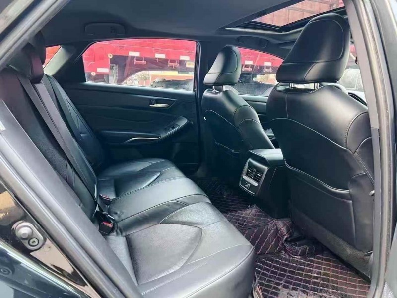 日照23年丰田亚洲龙7