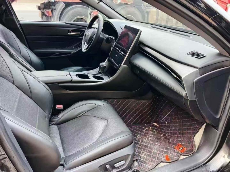 日照23年丰田亚洲龙8