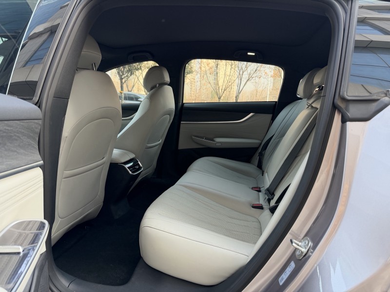 济宁25年长安汽车启源6