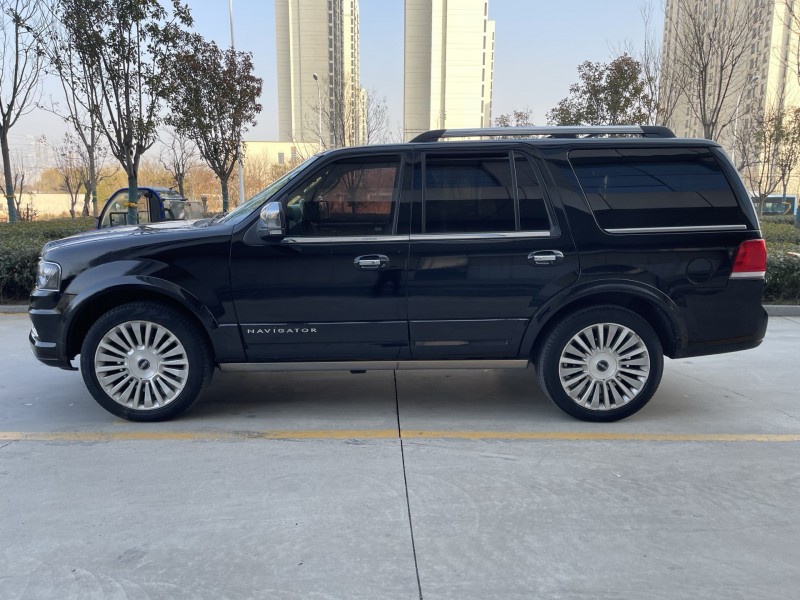 济宁18年林肯领航员7