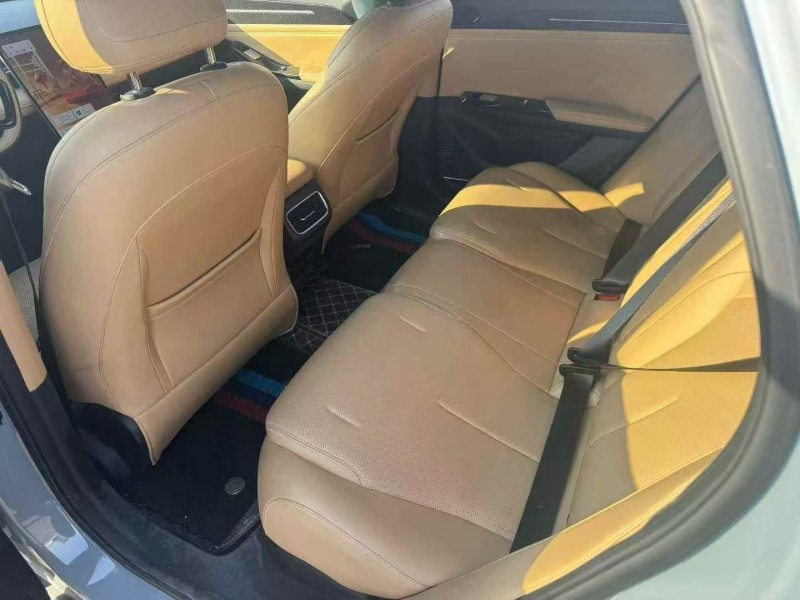 青岛23年吉利银河4