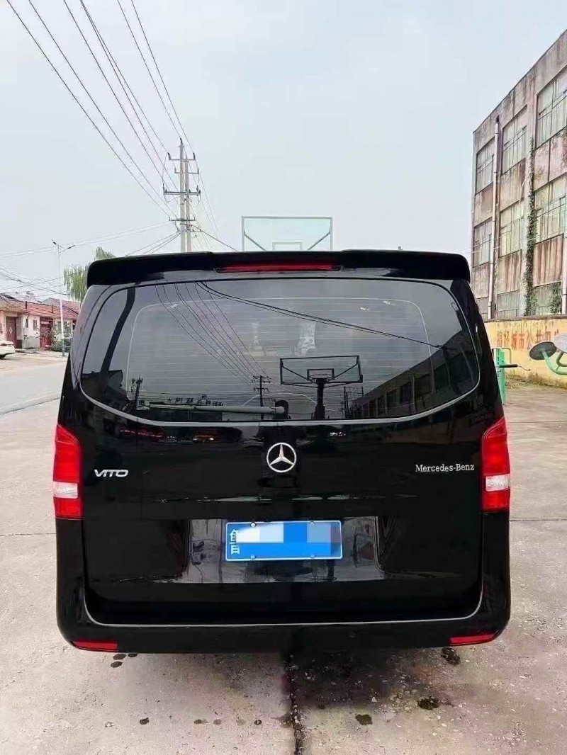 东营23年奔驰威霆9