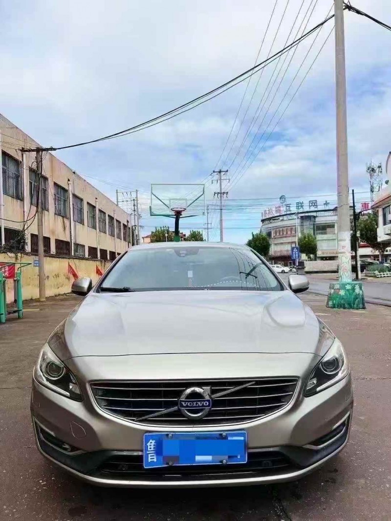济宁16年沃尔沃S60L1
