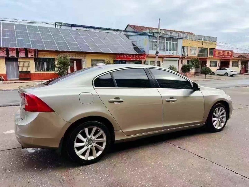 济宁16年沃尔沃S60L8