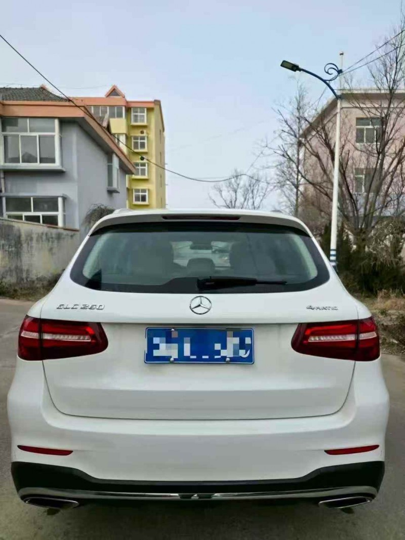 东营17年奔驰GLC9