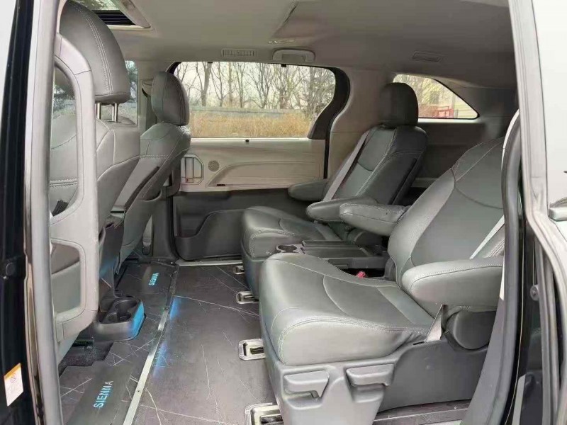 枣庄23年丰田塞纳6