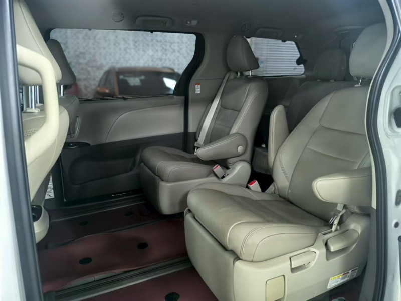 廊坊20年丰田塞纳6