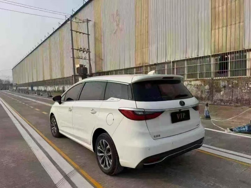 菏泽19年比亚迪宋8