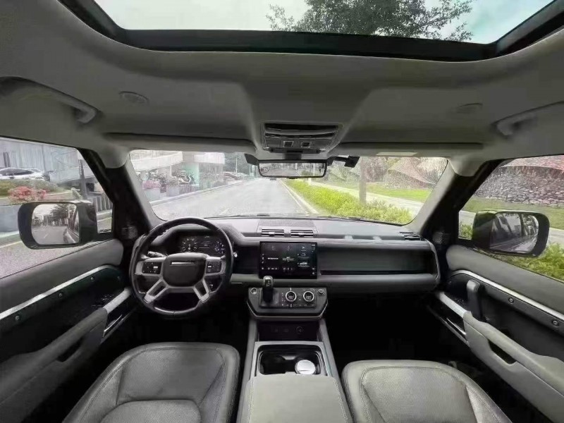 深圳22年路虎卫士4