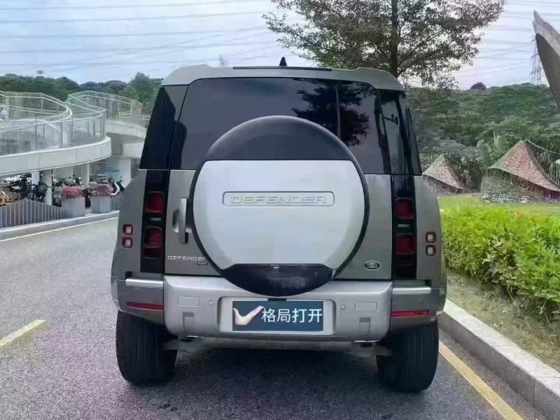 深圳22年路虎卫士9