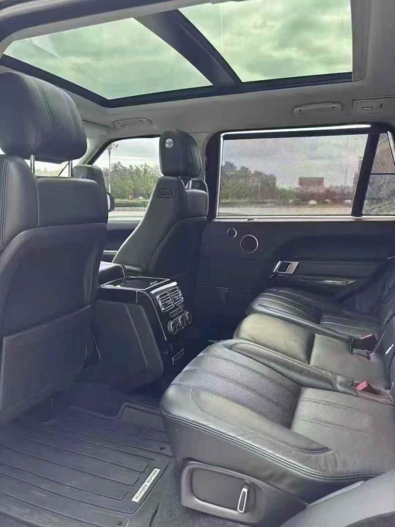 吉林16年路虎揽胜行政9