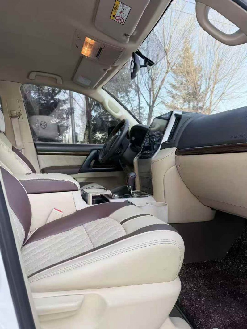 吉林17年丰田兰德酷路泽8