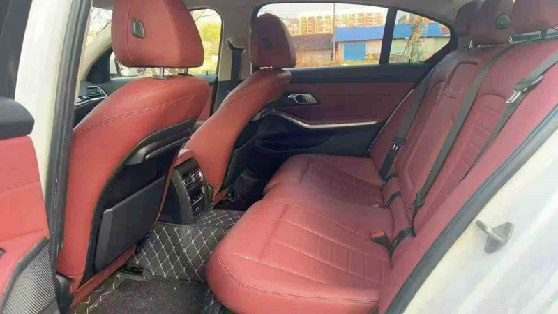 张家界21年宝马3系7