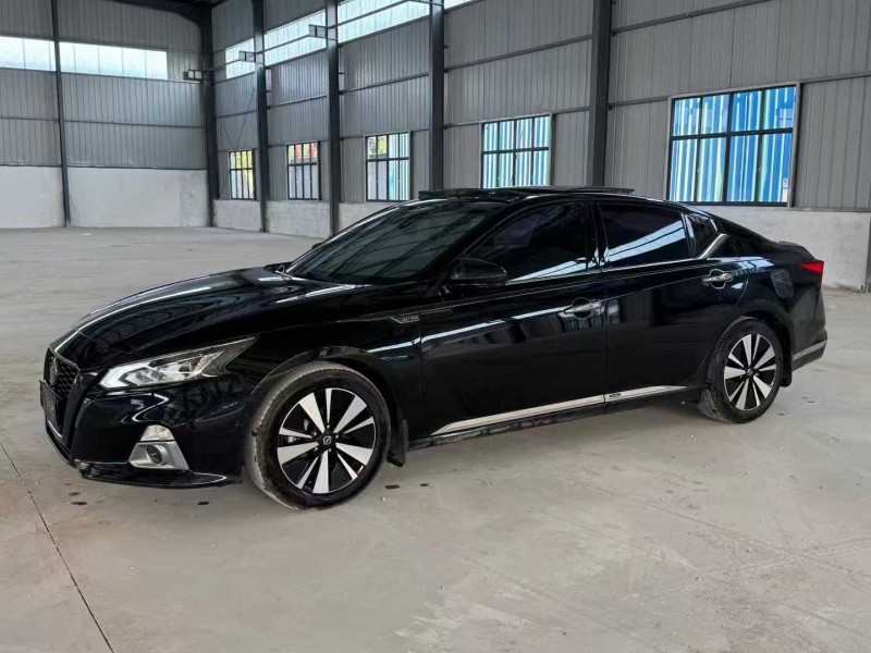 徐州19年日产天籁3