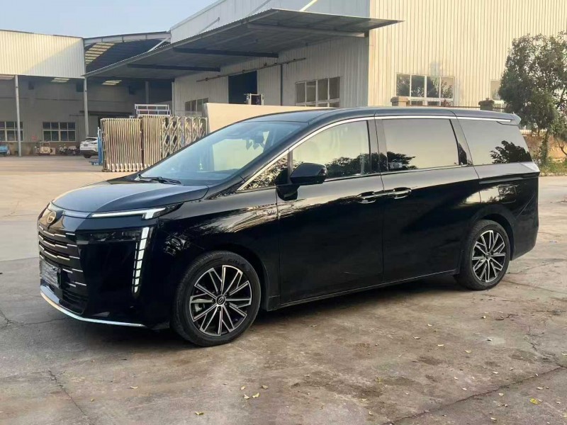 徐州25年传祺E82