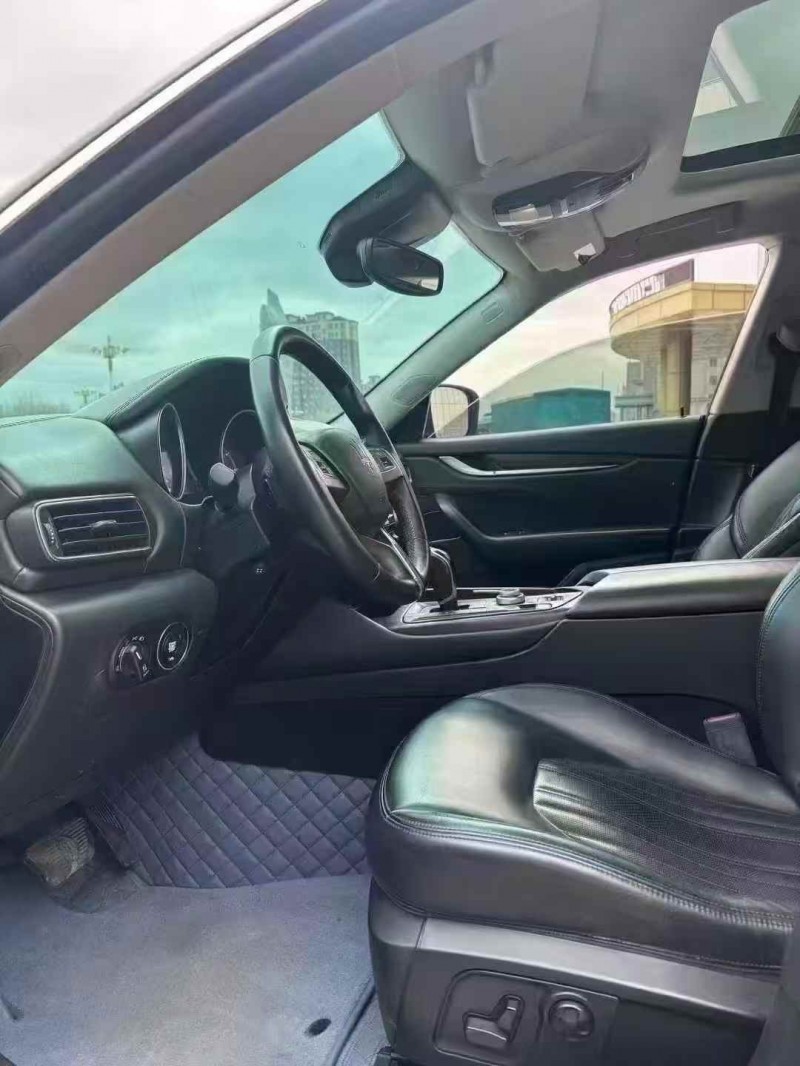 吉林17年玛莎拉蒂Levante7