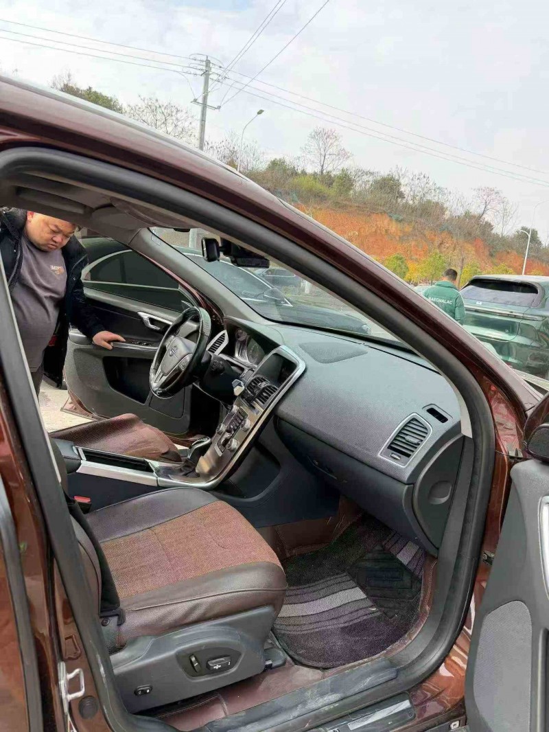 岳阳16年沃尔沃XC605