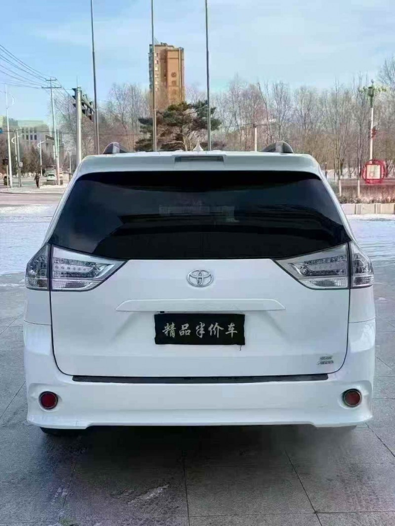 吉林19年丰田塞纳9