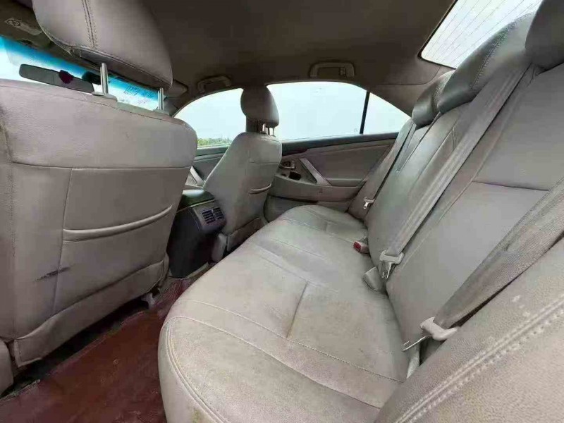 常德14年丰田凯美瑞5