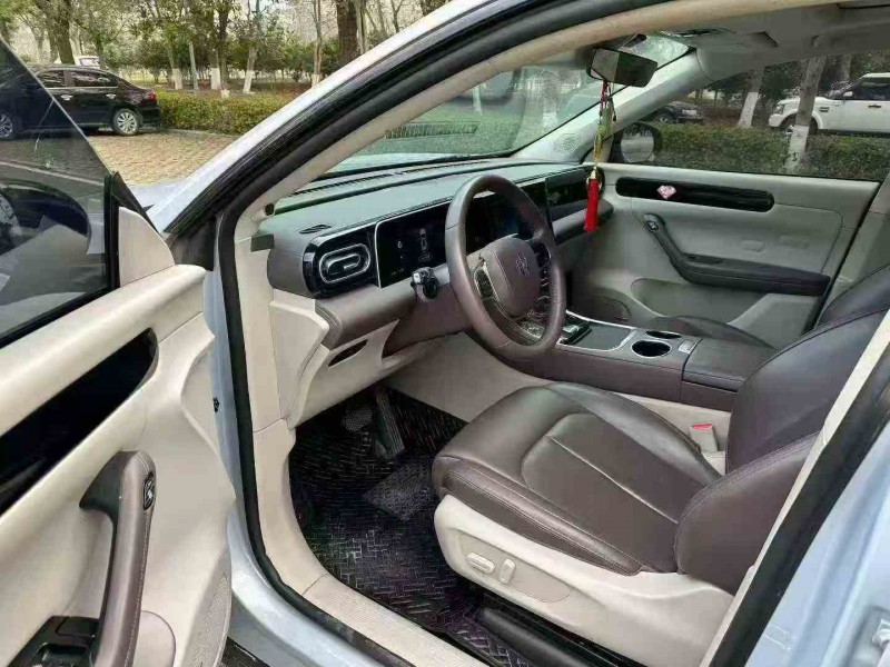 衡阳23年零跑汽车C113