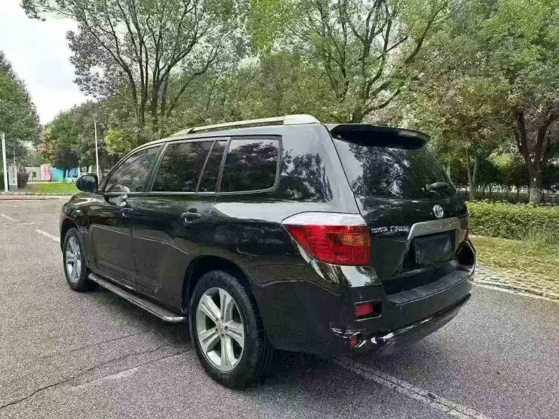 邵阳12年丰田汉兰达9