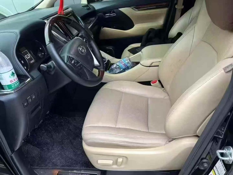 湘潭17年丰田埃尔法8