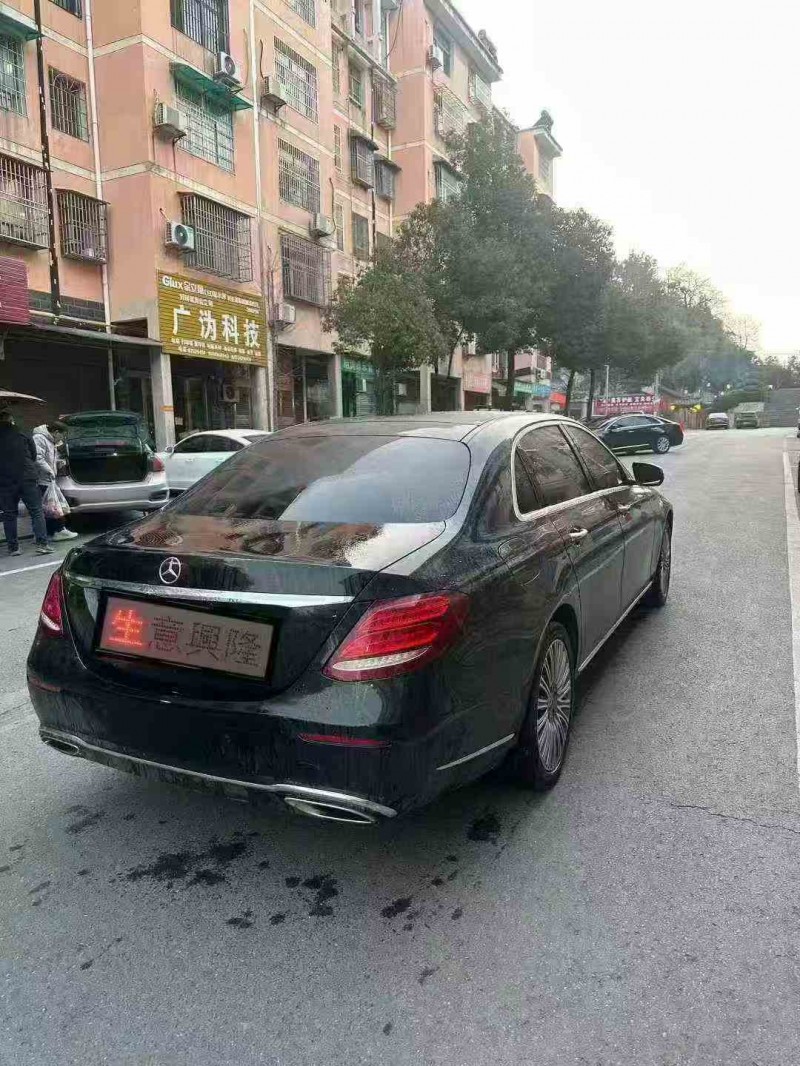 邵阳19年奔驰E8