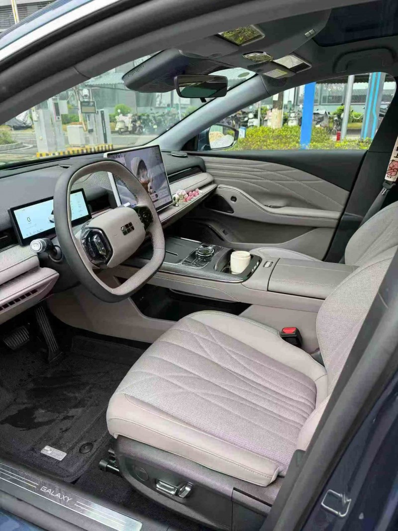 珠海25年吉利银河4