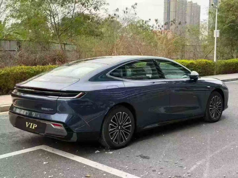 珠海25年吉利银河8