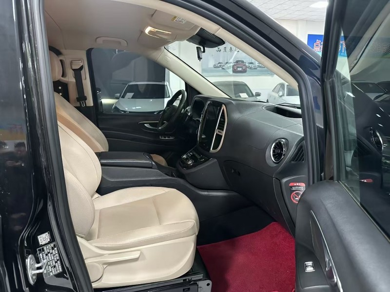 廊坊21年奔驰威霆4