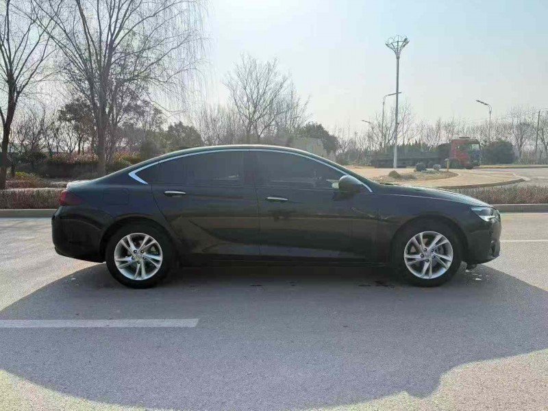 济南21年别克君威8