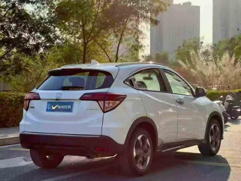 江门16年本田缤智8