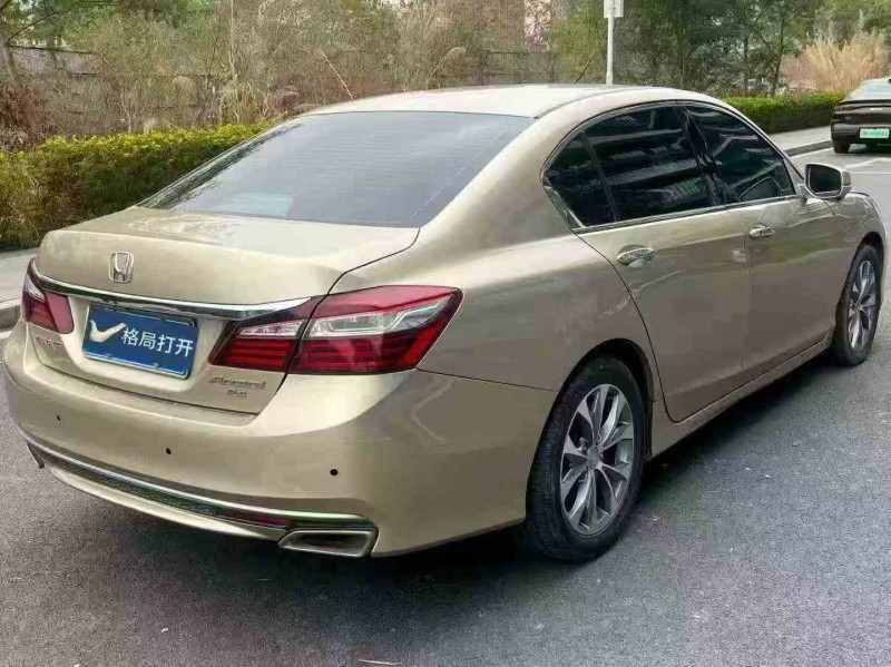 江门17年本田雅阁7