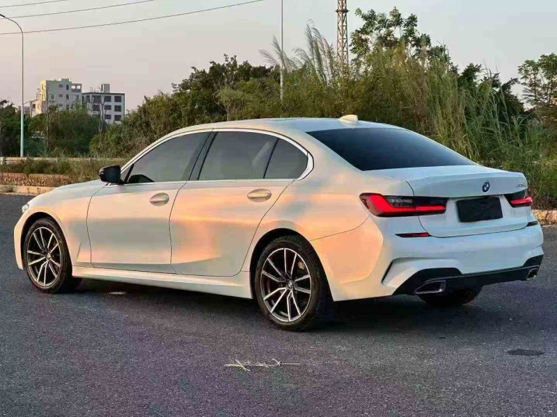 佛山22年宝马3系7