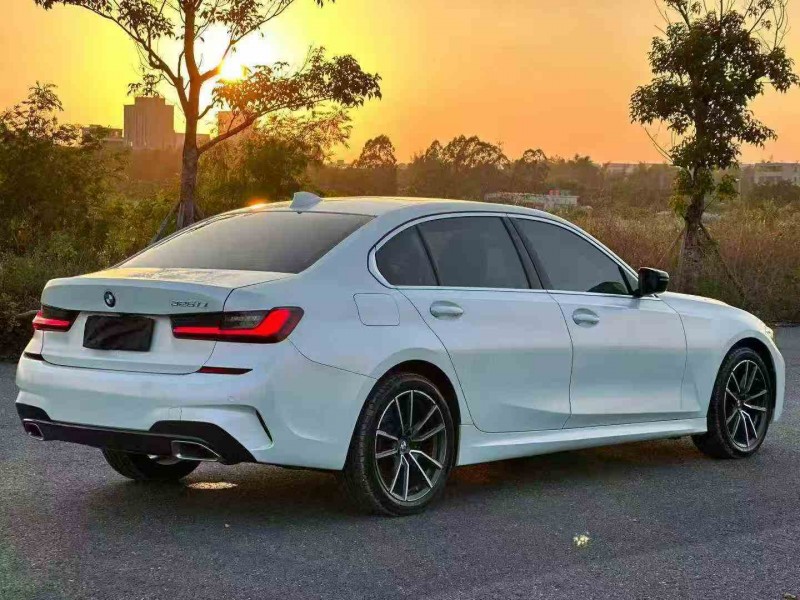 佛山22年宝马3系8