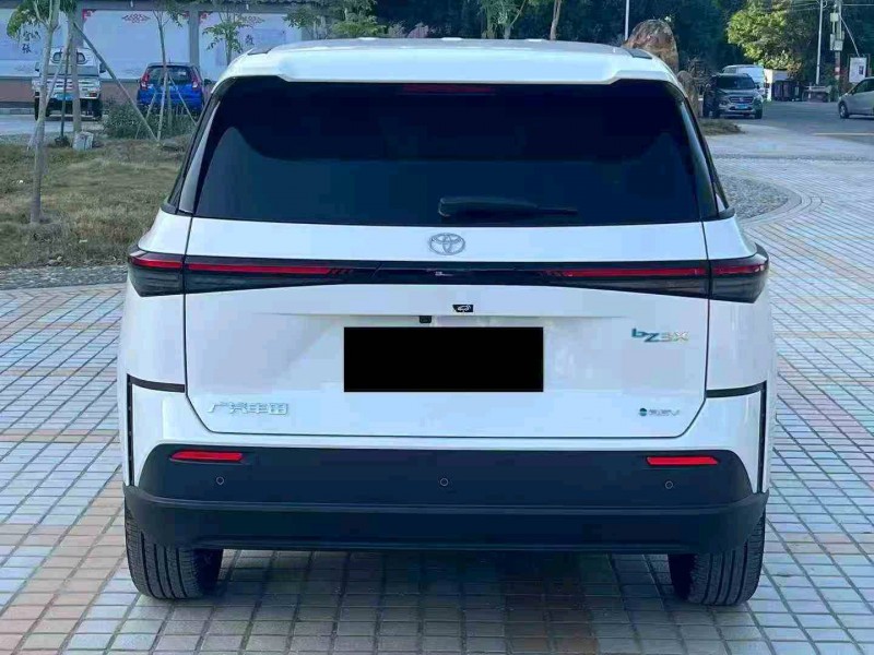 佛山25年丰田铂智8