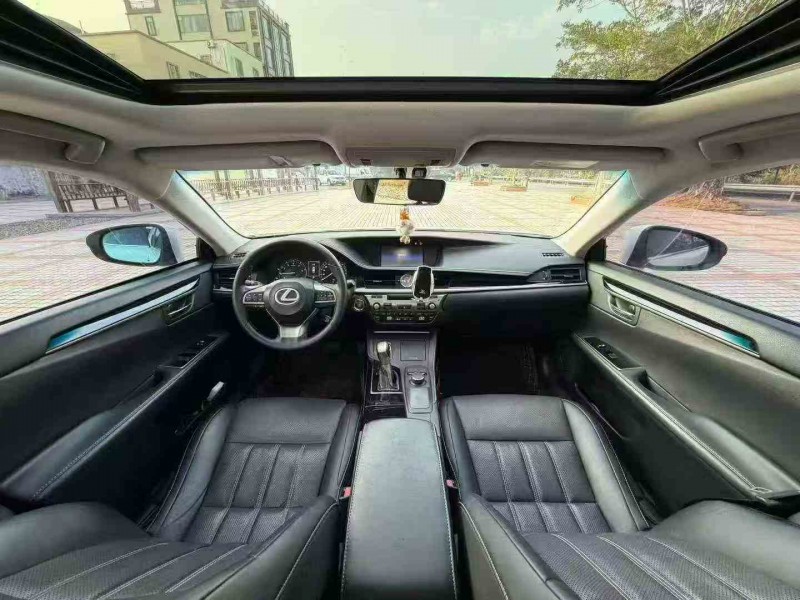 汕头16年雷克萨斯ES8