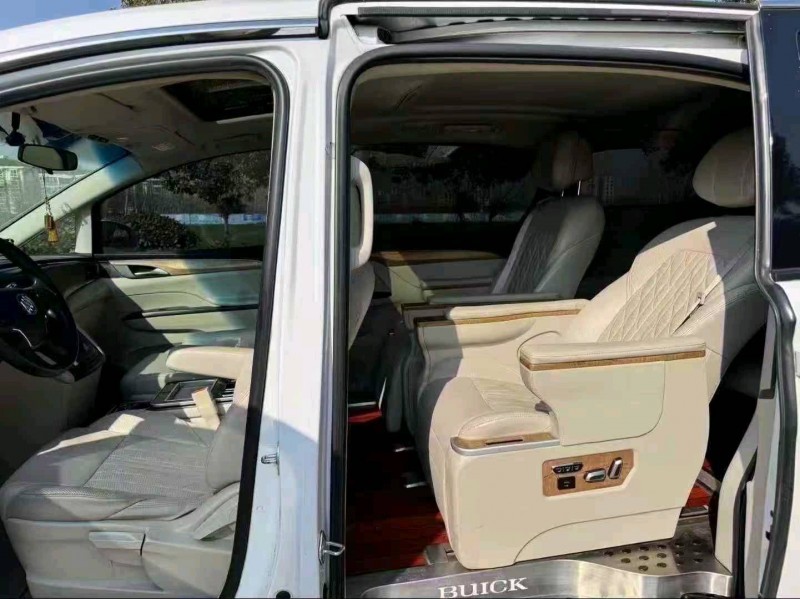 连云港18年别克GL84