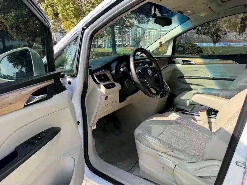 连云港18年别克GL85