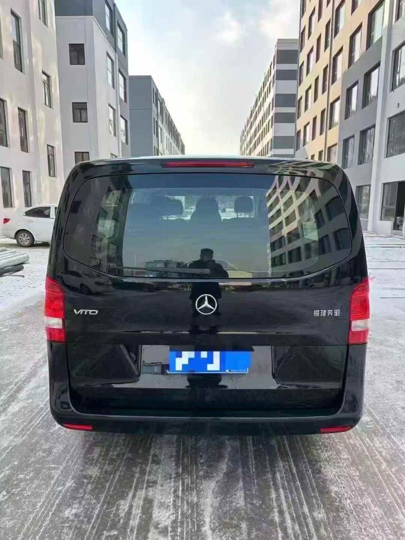 烟台22年奔驰威霆8