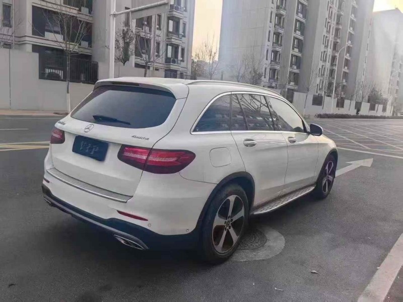 东营17年奔驰GLC7