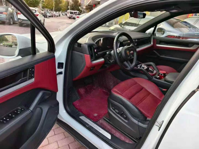 十堰24年保时捷卡宴4