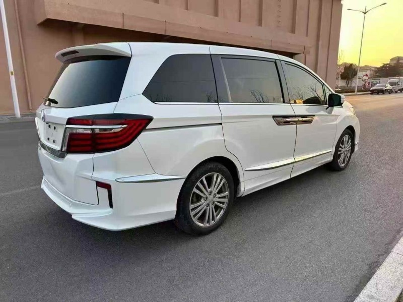 东营18年本田艾力绅8