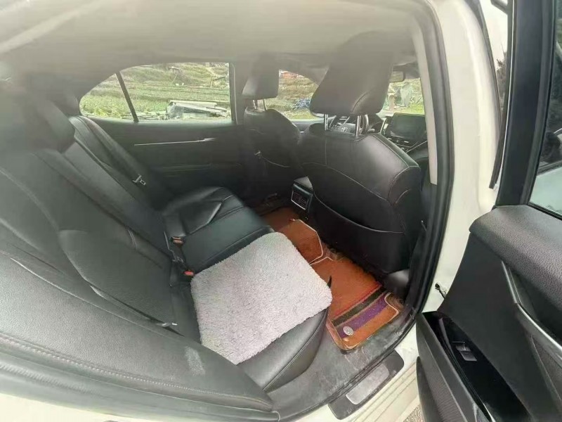 潍坊22年丰田凯美瑞7