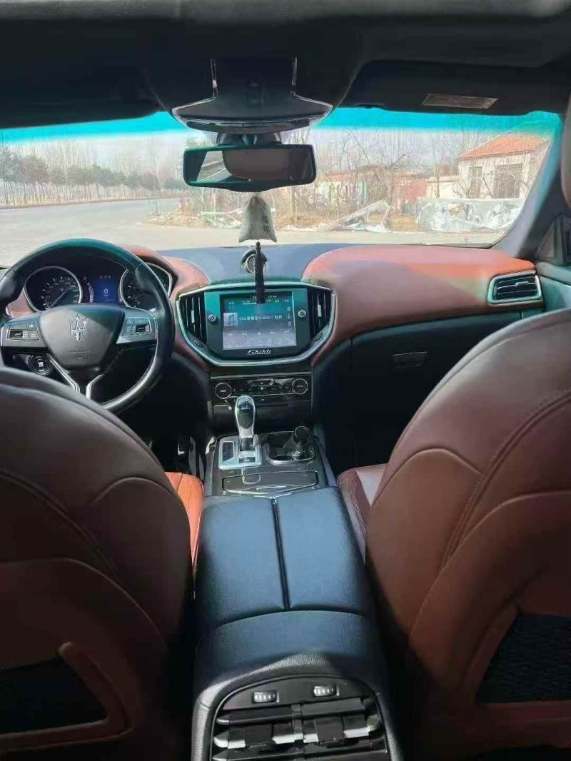 菏泽15年玛莎拉蒂Ghibli7